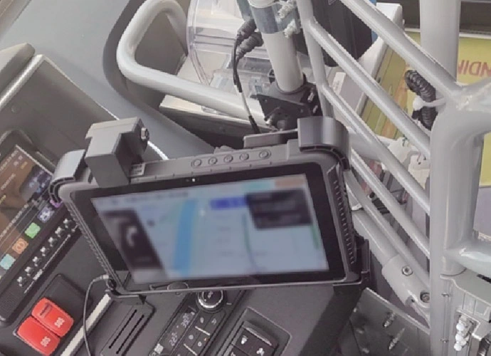 EM-Q16 robuste Tablet erreicht One-Stop-Bau eines intelligenten Busses